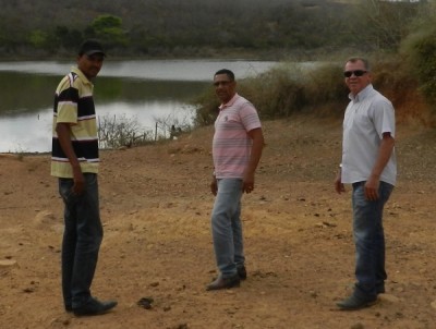 Em visita a Lagoa Clara: Negão, Vá e Marcos.